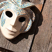 Декоративная интерьерная маска