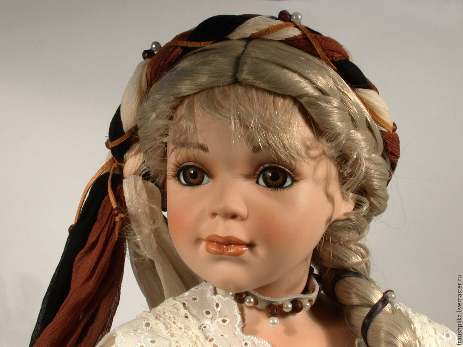 Купить коллекцию кукол. Кукла фарфоровая. Немецкие фарфоровые куклы. Красивые фарфоровые куклы. Фарфоровые куклы коллекционные.