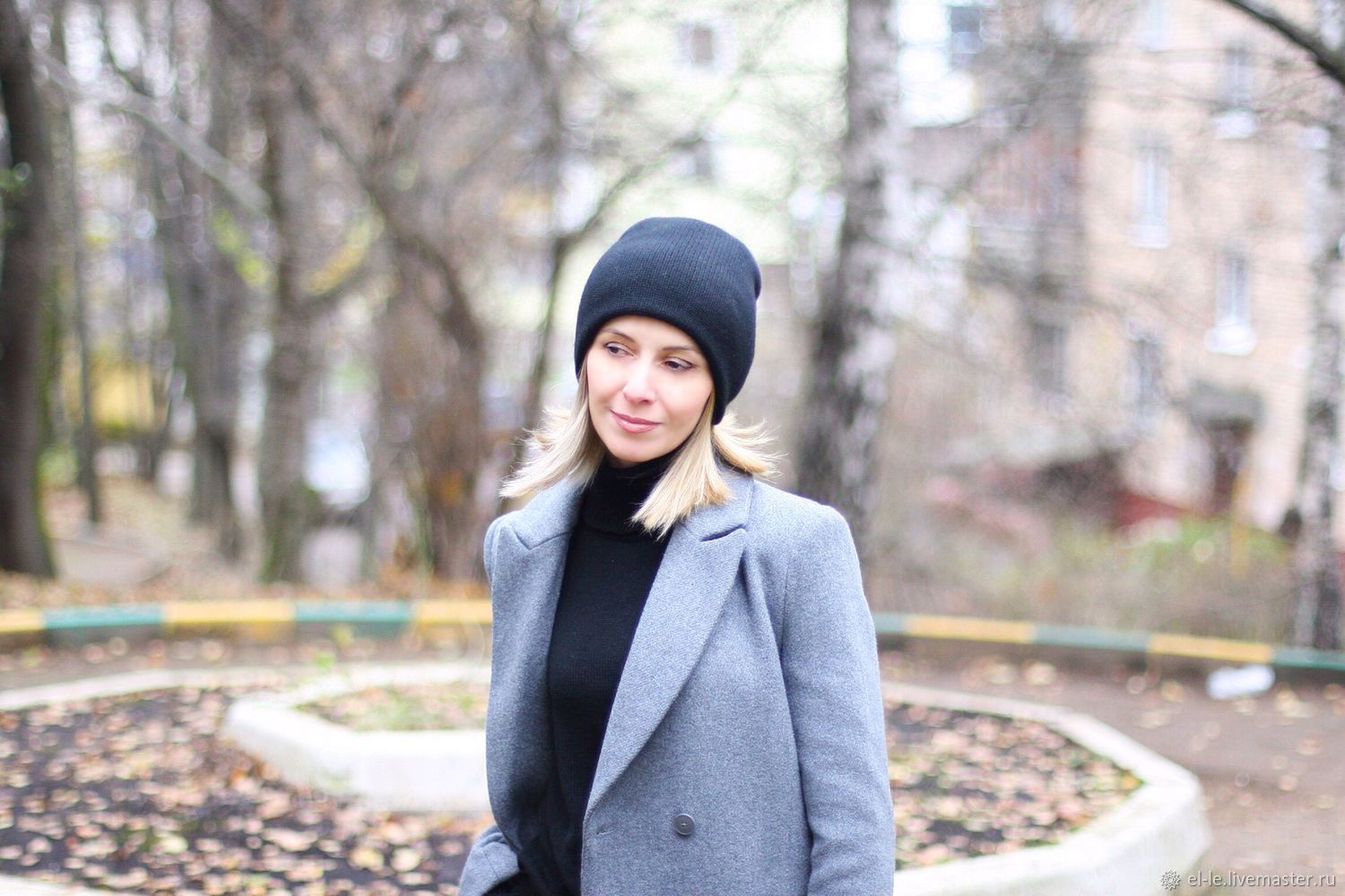 Как носить шапку с пальто женское