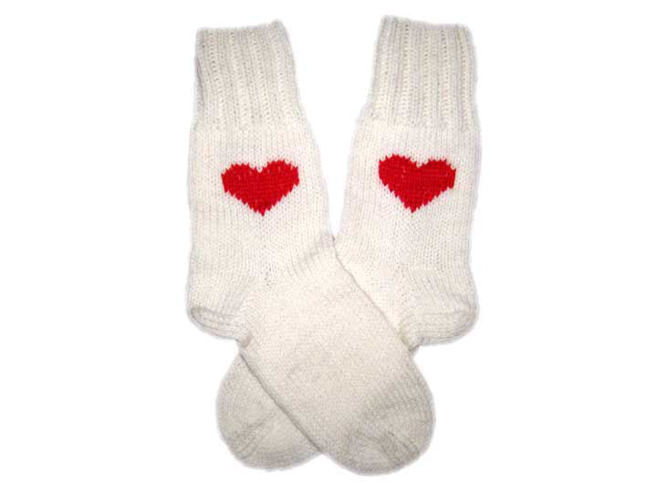Подарок на День Святого Валентина 
Подарок любимому человеку, подарок любимой
Носки с сердечком, носки вязаные, вязаные носки
носки с сердечками, носки с сердцем