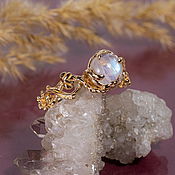 Серебряное концептуальное кольцо с Лунным камнем "Сфено"
