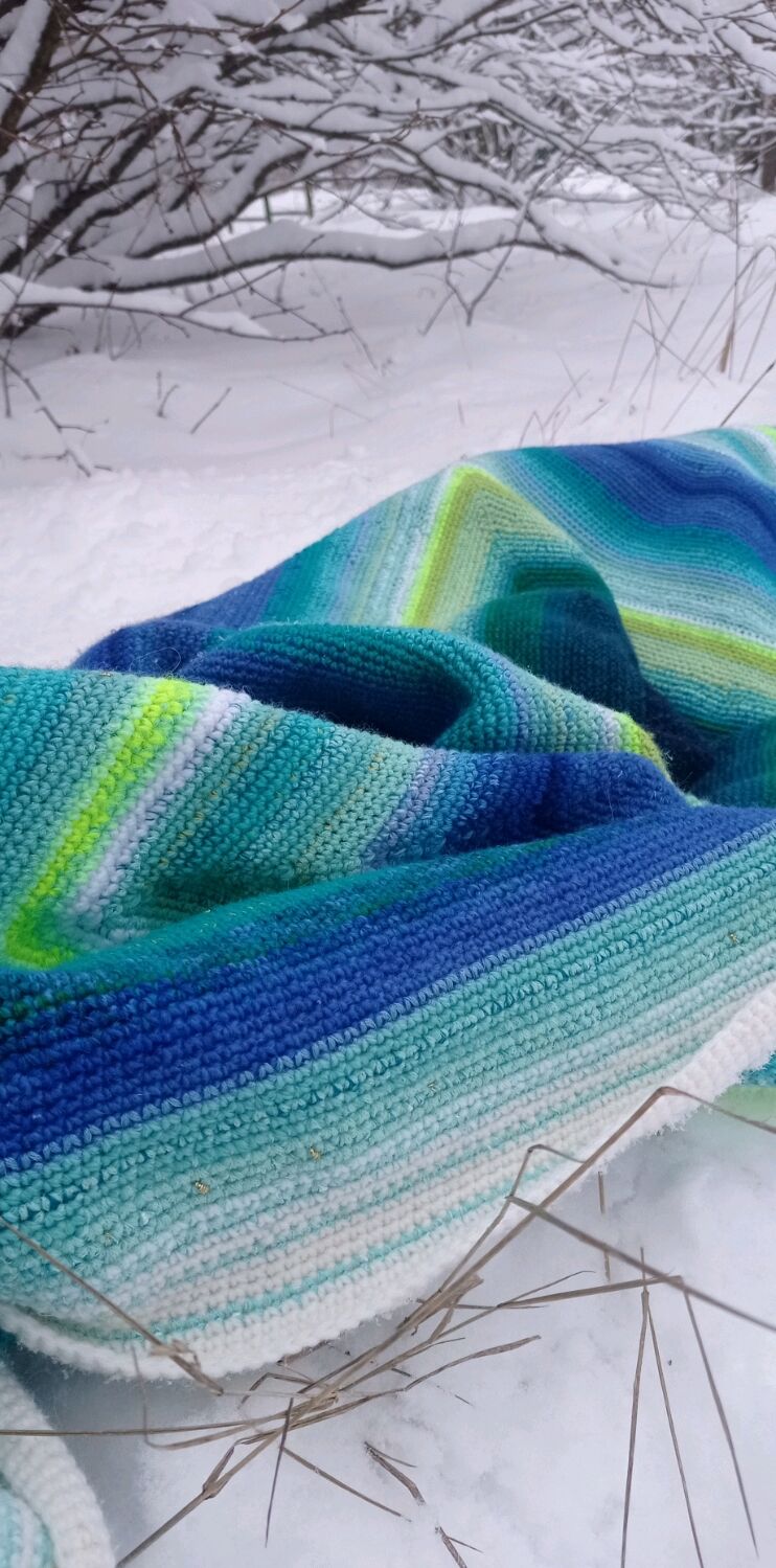 Плед ручной вязки \"Море внутри\" в интернет-магазине на Ярмарке Мастеров ...