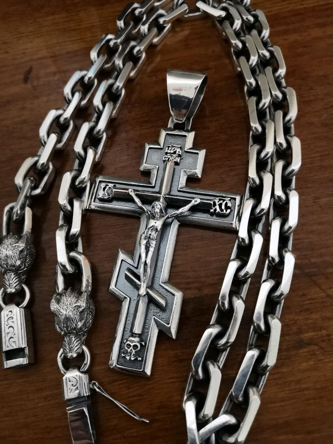 Серебряные цепочки и крестики мужские