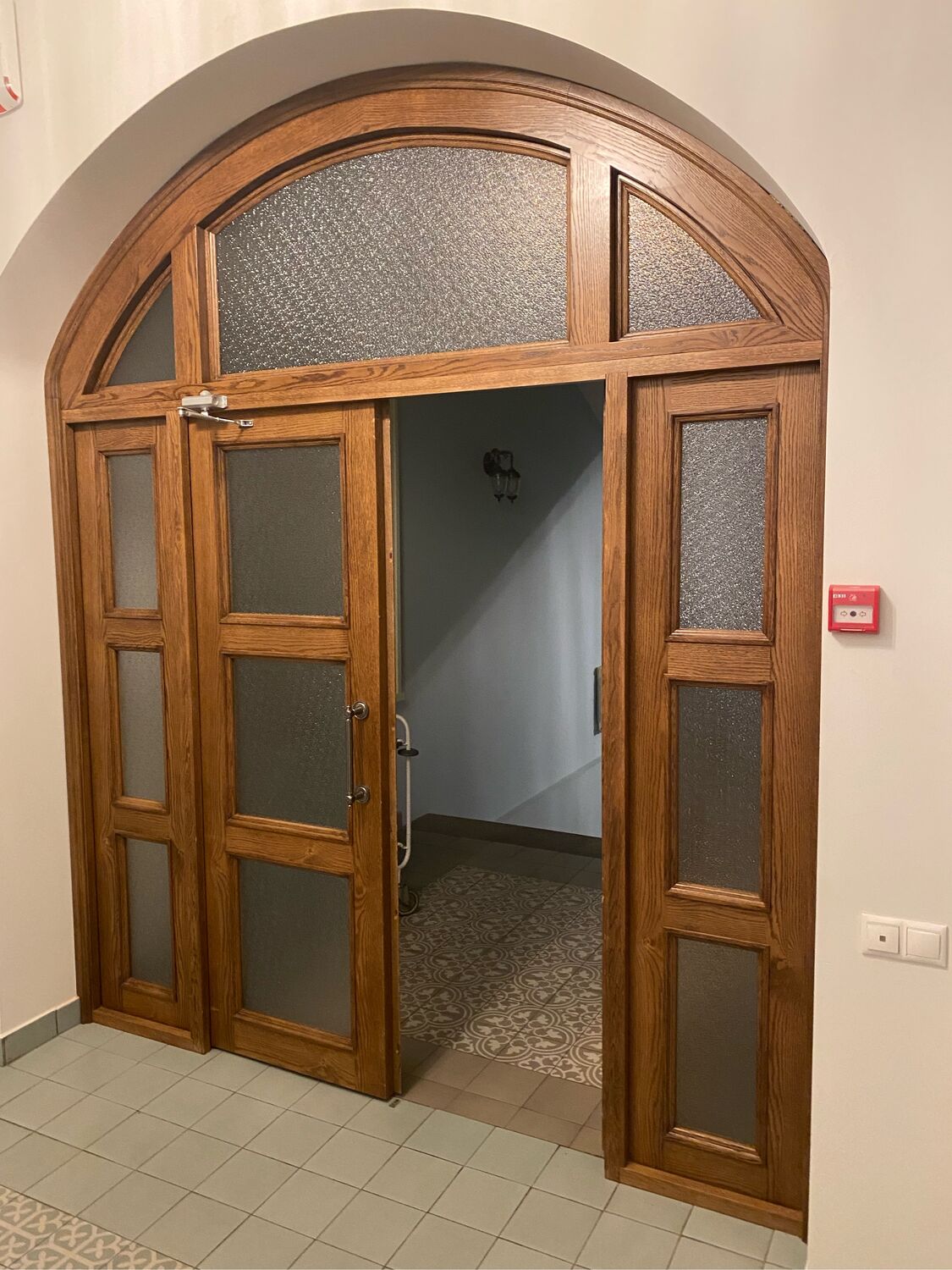 Изготовление арочных дверей по индивидуальным размерам – заказать на ...