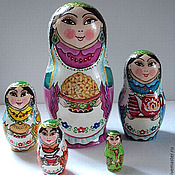 Nesting dolls: Three cats.Matryoshka 3-seater