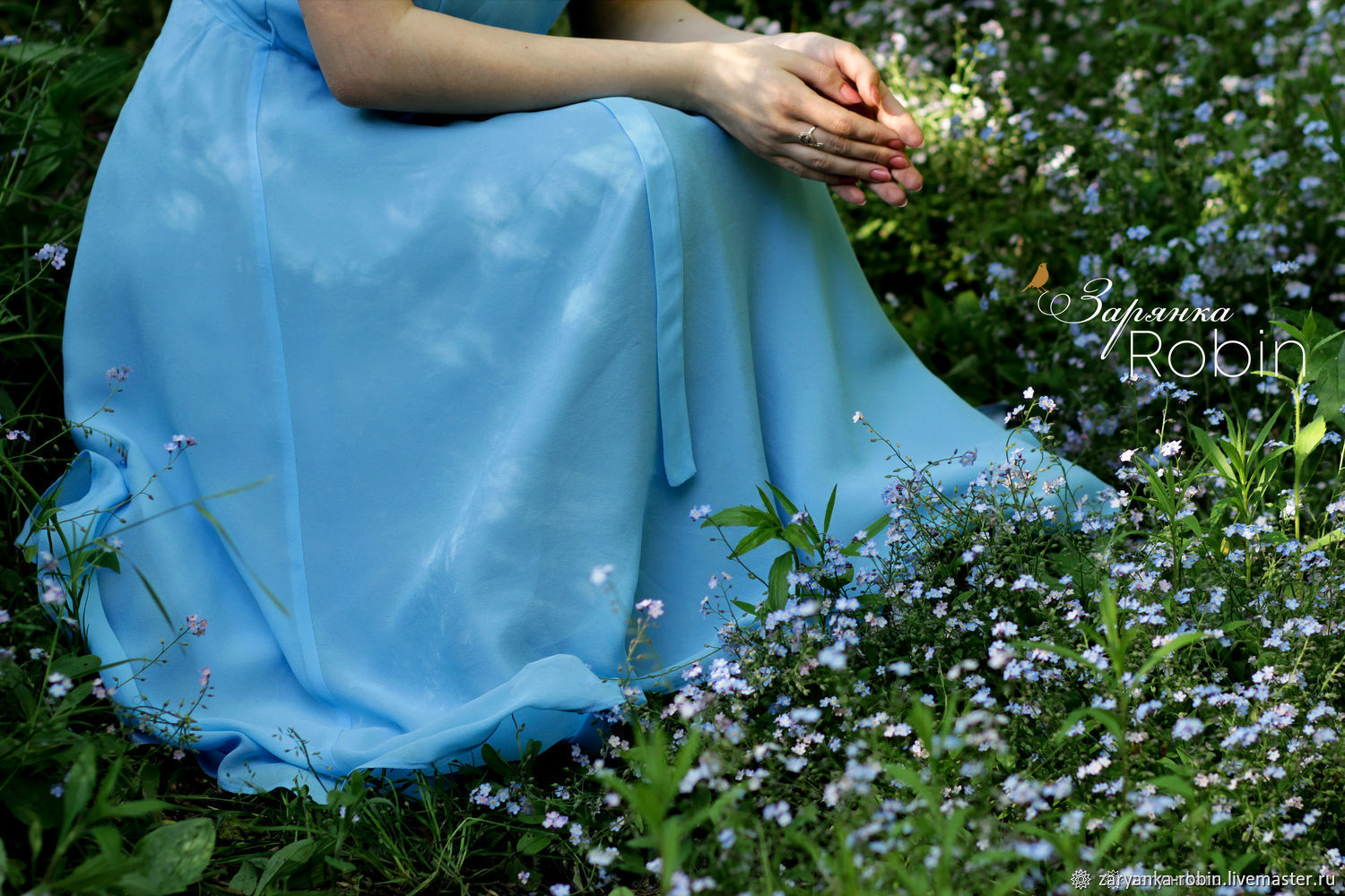 Платья из голубых цветов