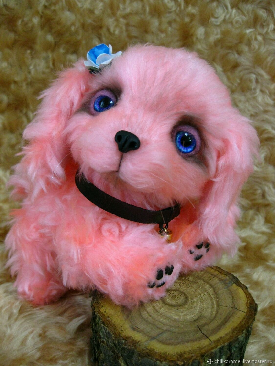 Розовая собачка