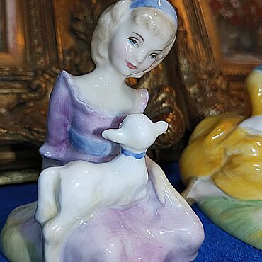Винтаж ручной работы. Ярмарка Мастеров - ручная работа Винтаж: Royal Doulton.Мери с маленькой овечкой.Статуэтка.Мини. Handmade.