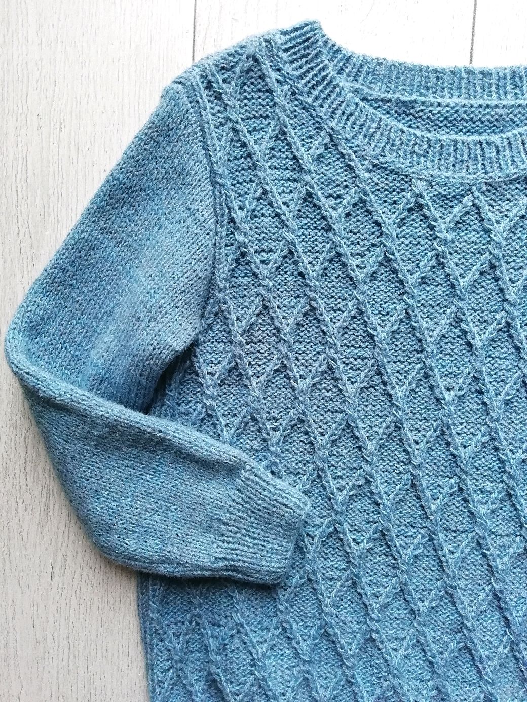 Мал свитер