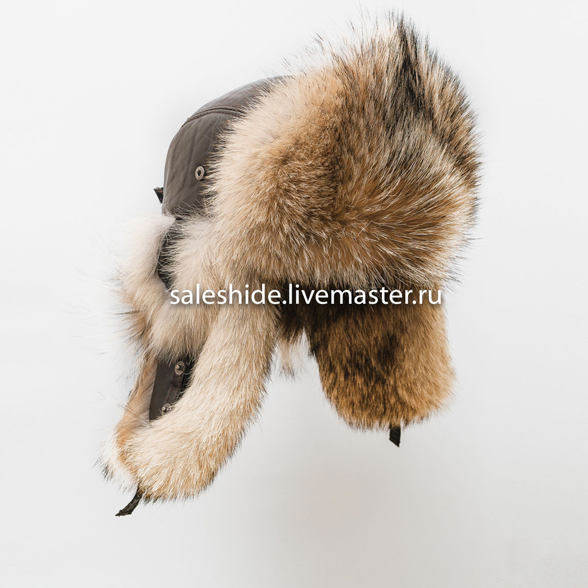 шапка волк меховая. шапка-ушанка "гефест" из меха койота. шапка из волчьего меха. шапка из волка мужская. шапка ушанка из меха волка.