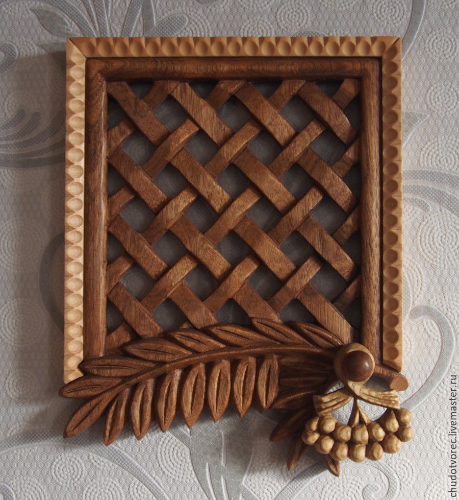 Декоративная деревянная решетка Рябина.