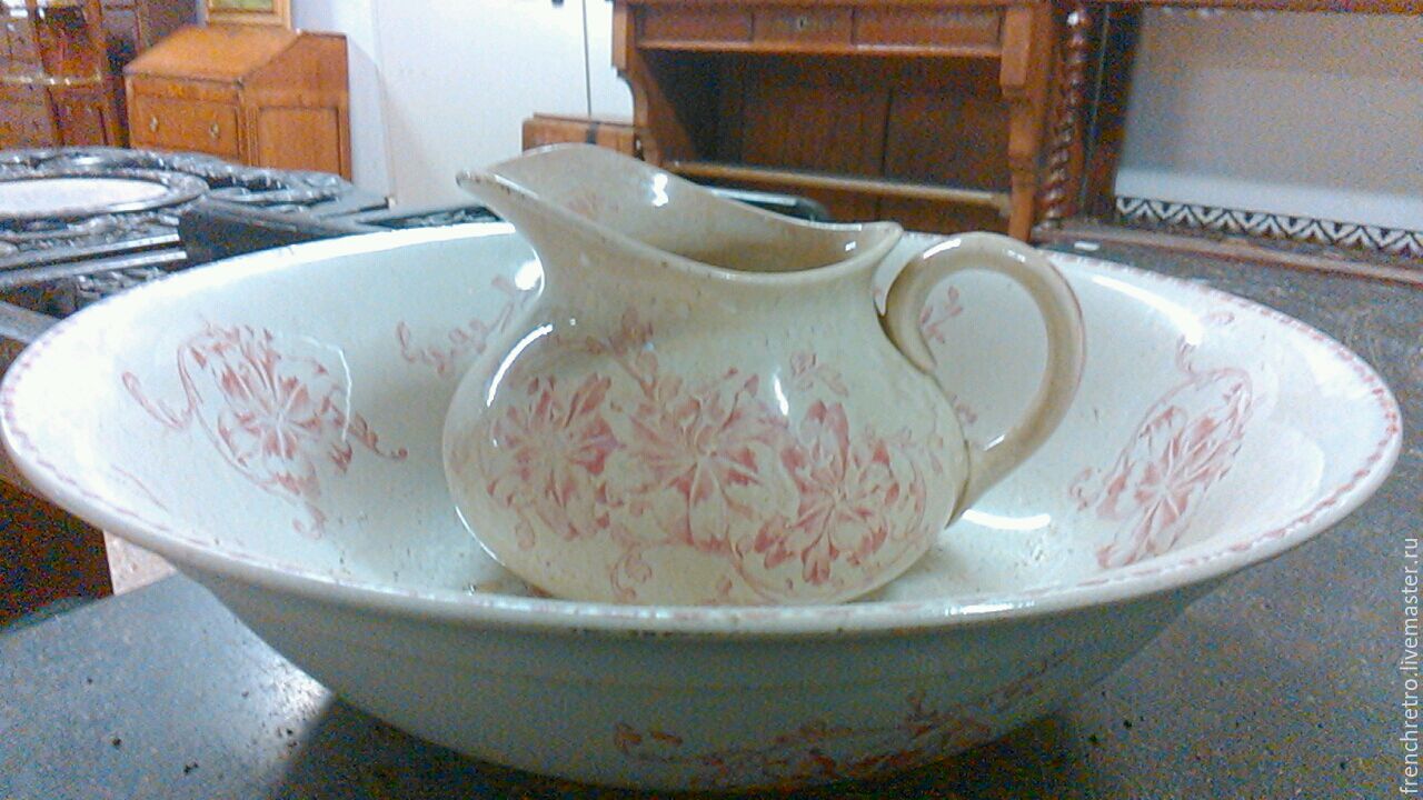 Кувшин для умывания. Кувшин «кумган» арт. Кувшин для умывания с тазиком. Кувшин и таз для умывания. Советские эмалированные тазы.