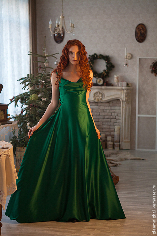 Зеленое платье в пол Римини