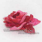 Фиолетовая роза из органзы и кристалона. Цветы из ткани