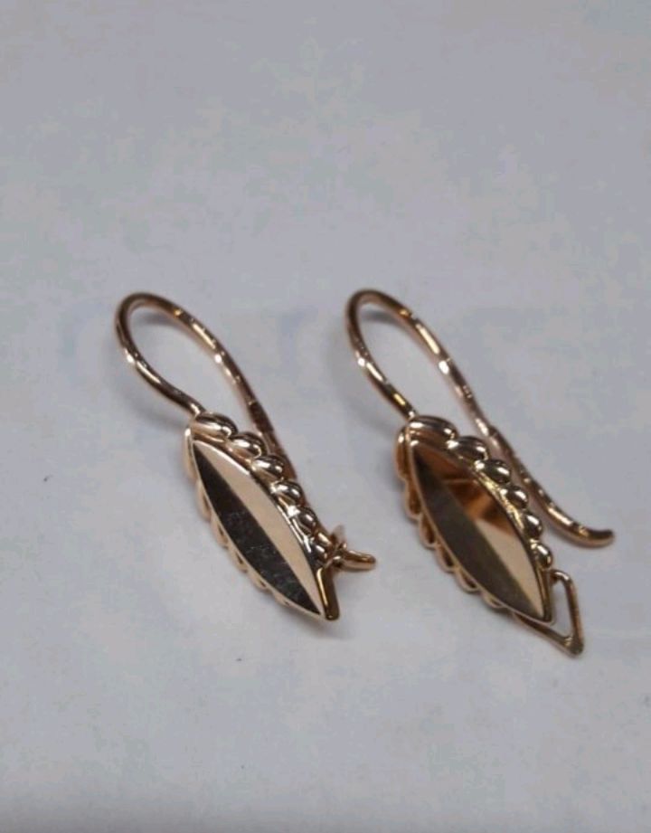 Сережки без пробы. Серьги меркурий золото 583 пробы. Серьги 585 пробы советские золотые капля. Советские серьги без камней. Серьги винтаж золото 583.