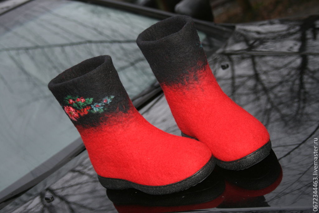 Валяне. Шерсть для валяния. Войлочные носки в сапоги. Валяные тапочки мокасины мужские. Войлоковы носки.