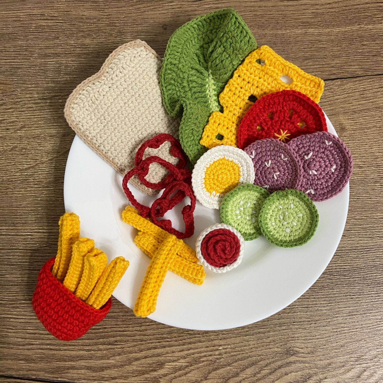 Вязаный сэндвич,бутерброд, картофель фри, вареники, пельмени, макароны ...