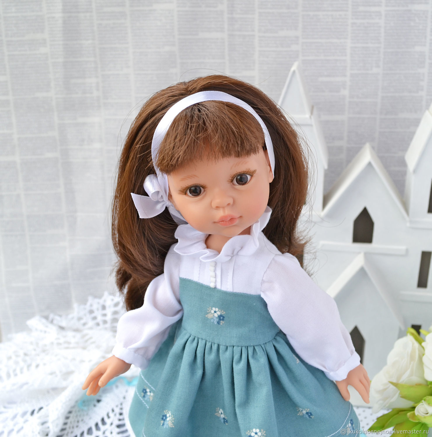 Одежда для кукол 32 см. Платья для кукол. Наряды для Паола Рейна. Платье для куклы Паола Рейна. Платье для большой куклы белое.