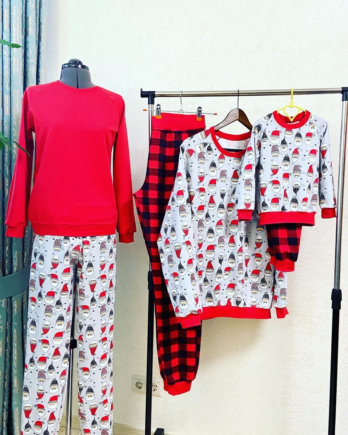 Комплект Новогодних Пижам В Стиле Family Look Комплект Новогодних Пижам В Стиле Family Look