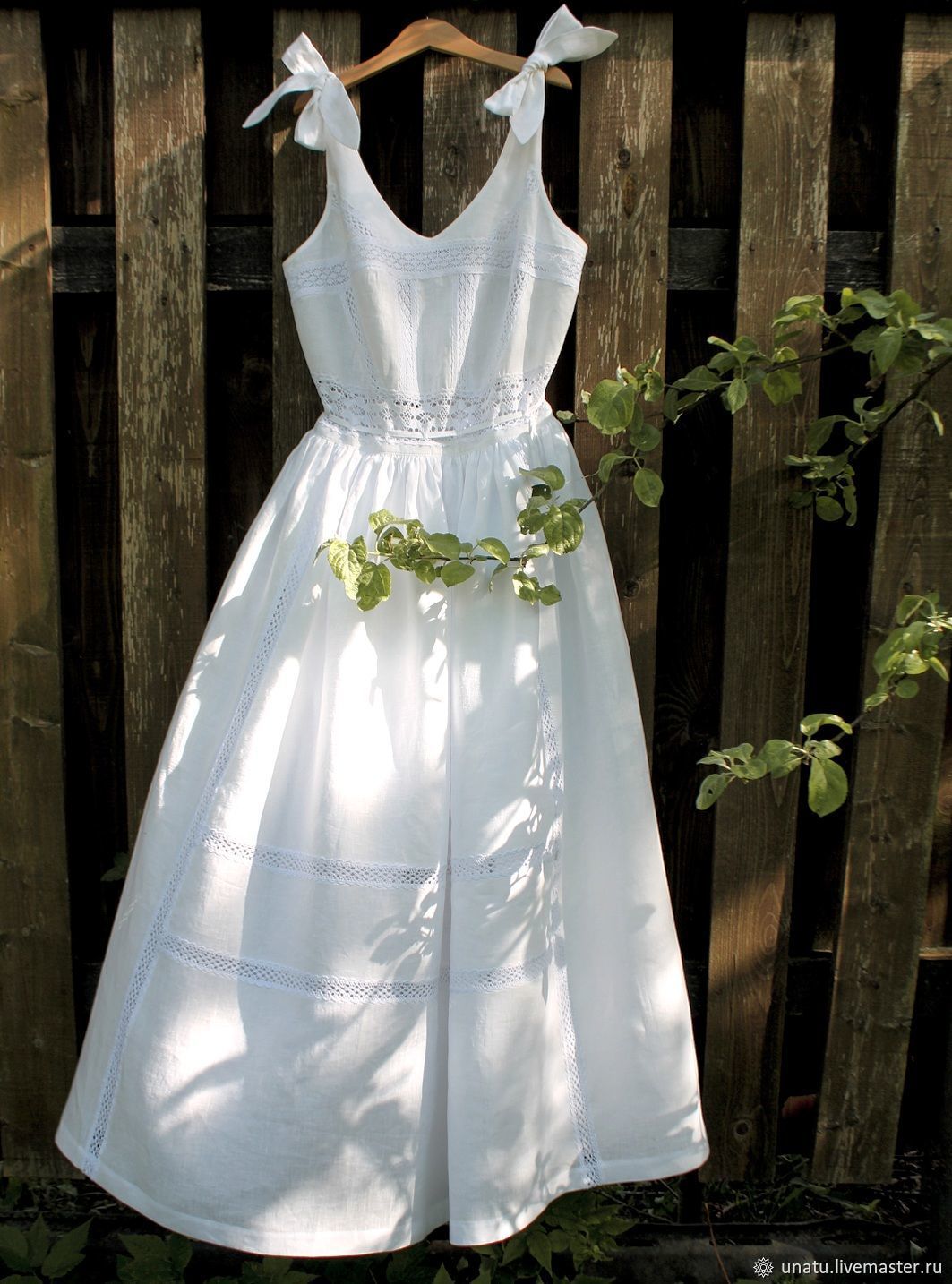 Платье Лакшми белое с кружевом (длина макси)