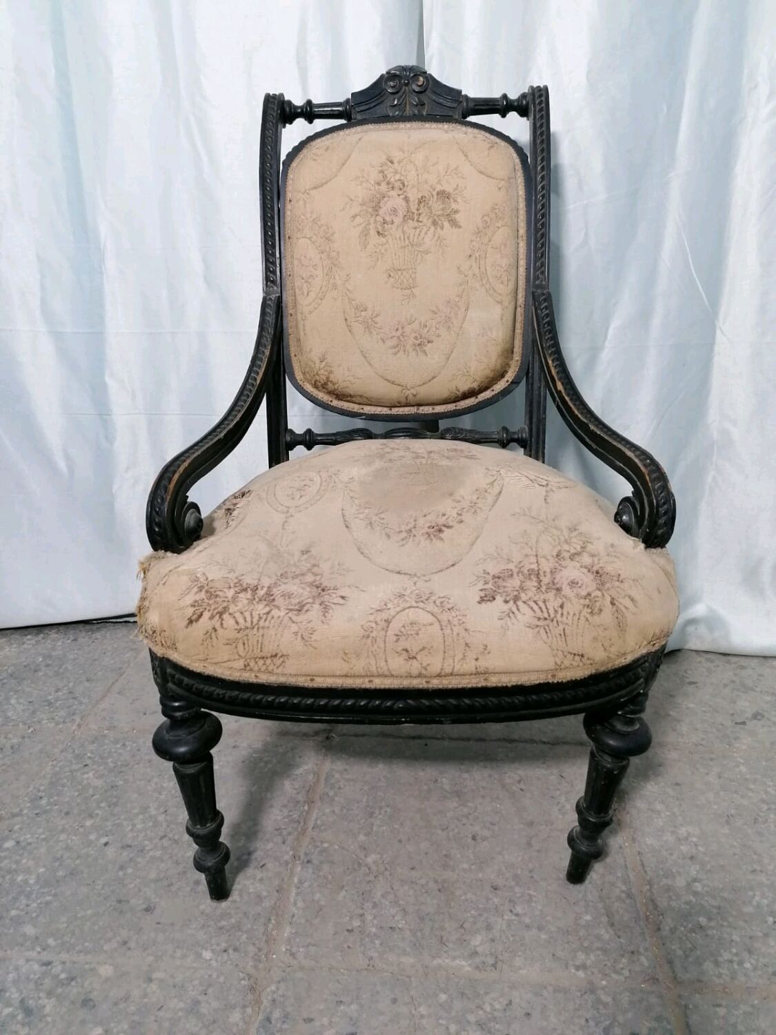 Старое кресло