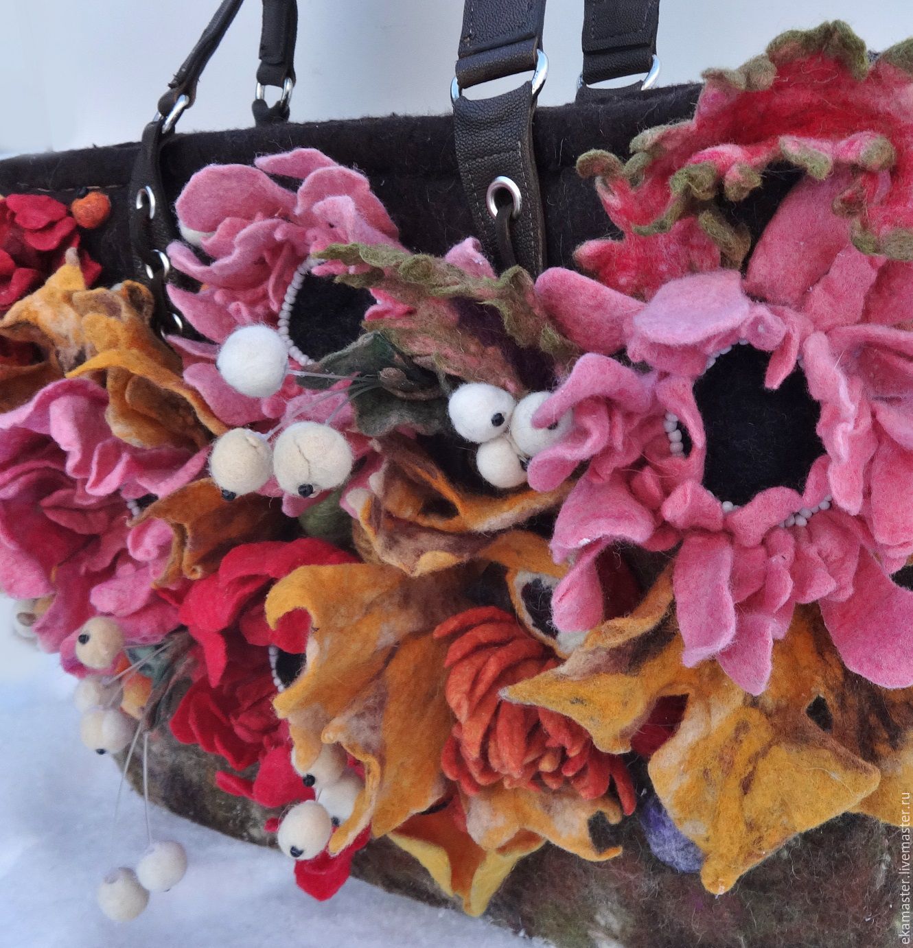 Felted bag 'Gerbera and snowberry', Classic Bag, Ekaterinburg,  Фото №1