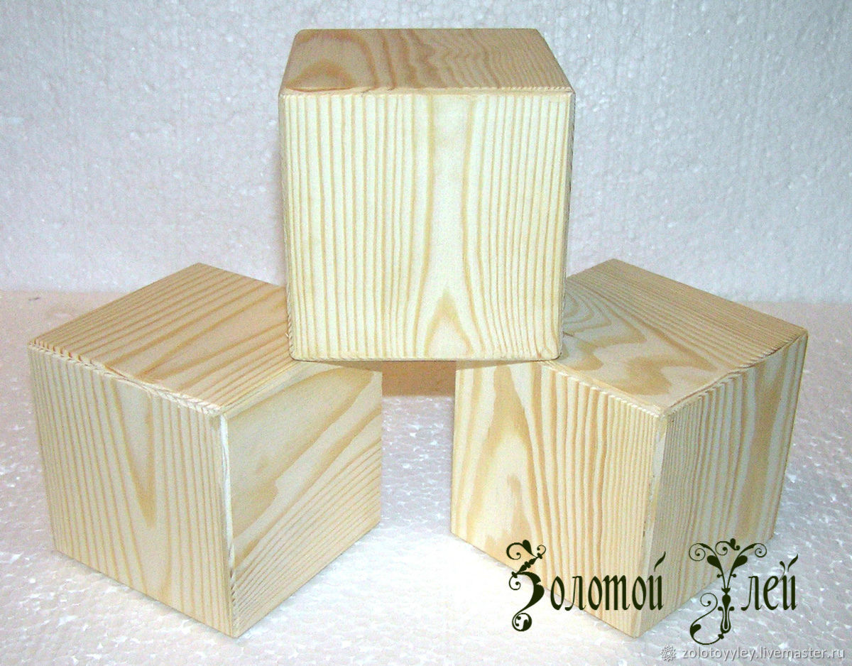 Деревянный кубик опускают в воду. Деревянные кубики. Деревянные кубики заготовки. Кубик из дерева. Куб деревянный большой.