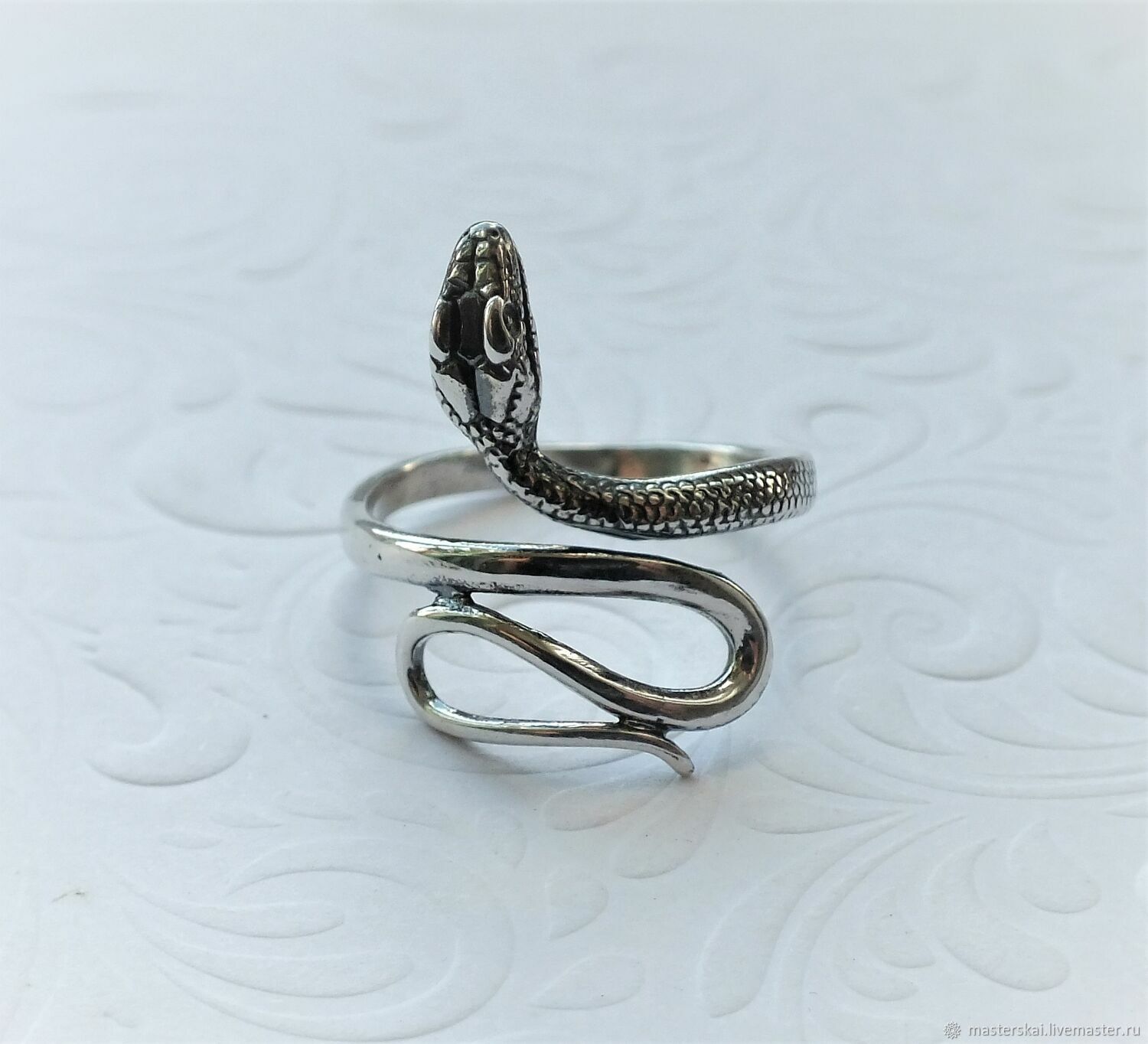 Змейка 9. Кольцо "змейка pandora". Кольцо змея серебро. Кольцо "змейка". Тиффани кольцо змея.