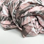 Платок серо-розовый из брендовой ткани