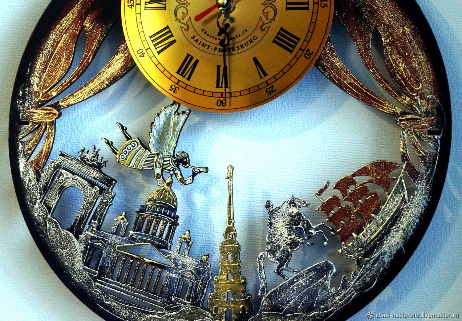 Необычные старинные часы