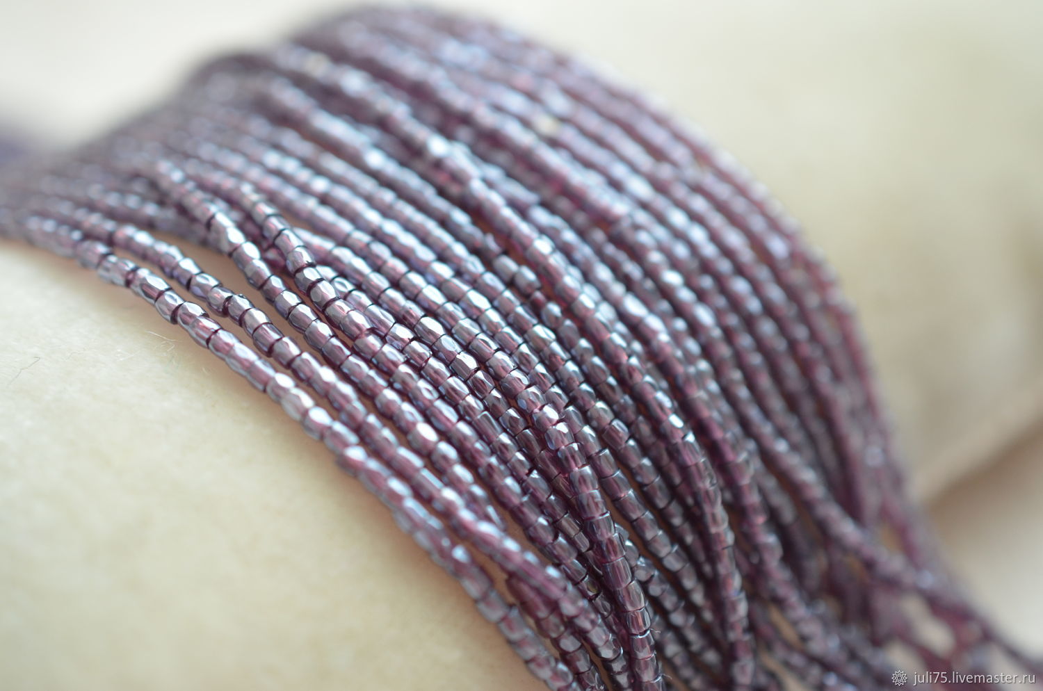 Бисер богемский № 12, Чехия купить в интернет-магазине Ярмарка Мастеров ...