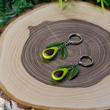 Украшения ручной работы. Ярмарка Мастеров - ручная работа Серьги «Авокадо» — фруктовое украшение. Handmade.