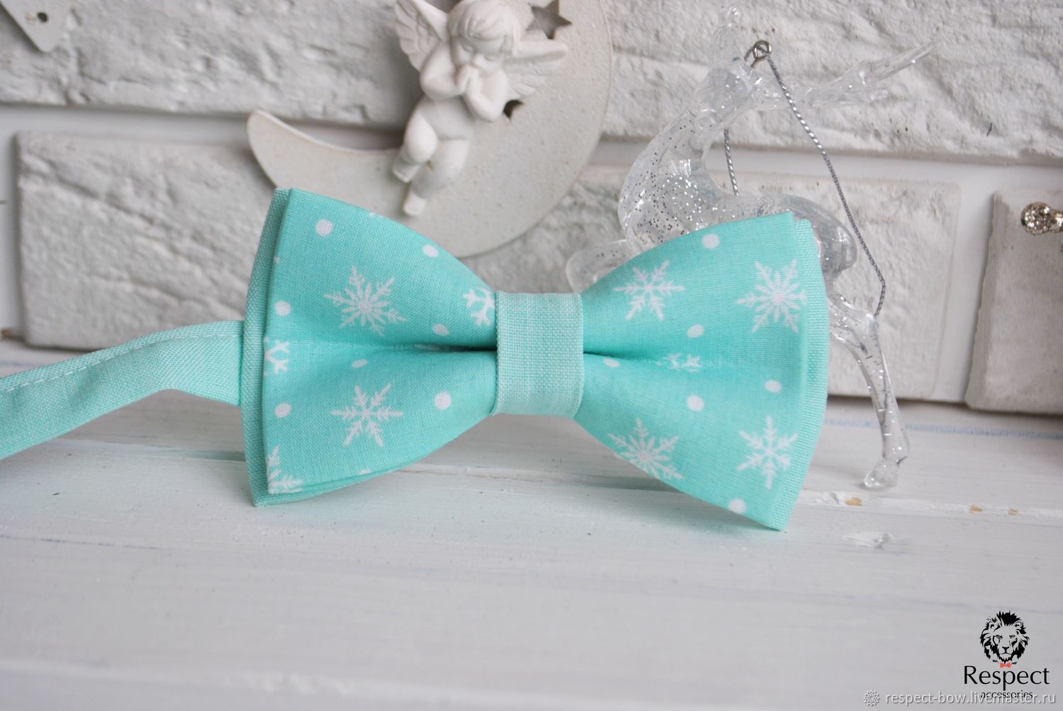 mens mint bow tie