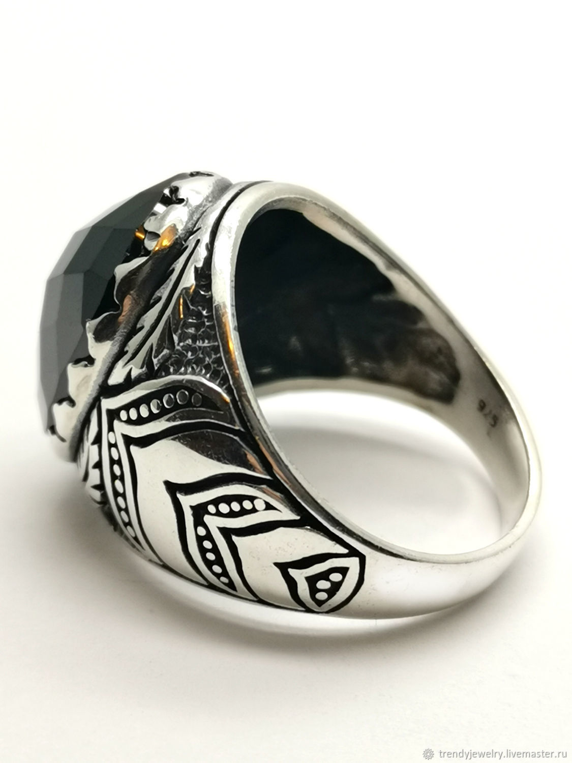 серебряное кольцо мужское с черным камнем