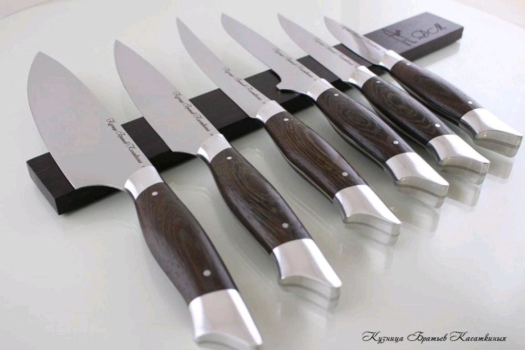 Фото набор кухонных ножей