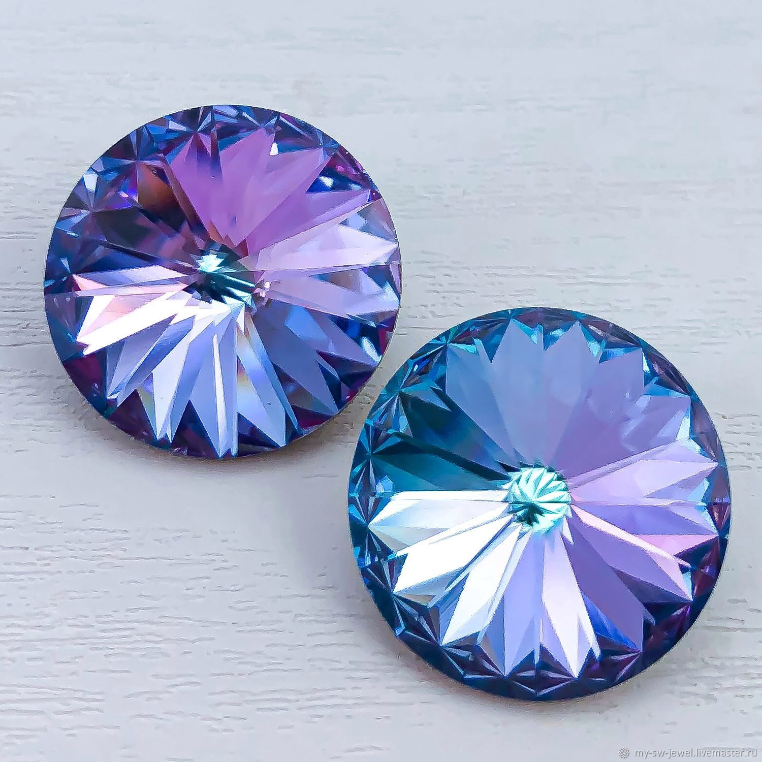 Crystal ab swarovski crystal. Гиацинт цвет риволи. Фото кристалла андара. Хрусталь бирюза. 6690 swarovski crystal ab.