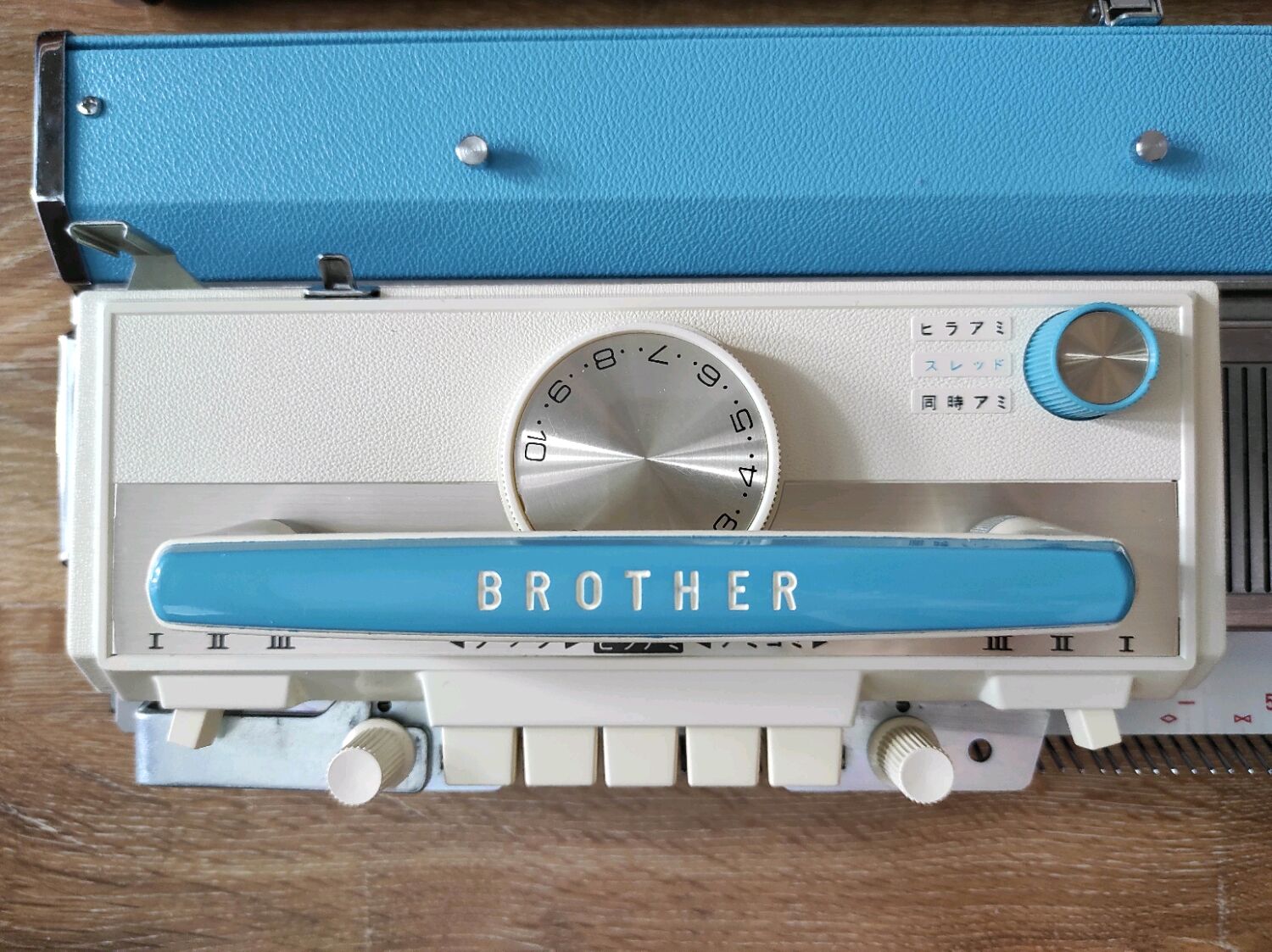 Вязальная машина Brother KH588 купить в интернет-магазине Ярмарка