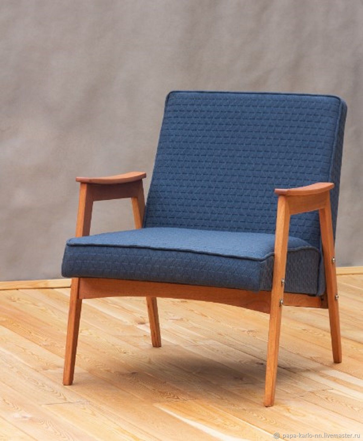 Купить нижегородскую мебель. Винтажное кресло. Кресло 1960-х. Кресло Винтаж купить. Винтажное кресло купить.