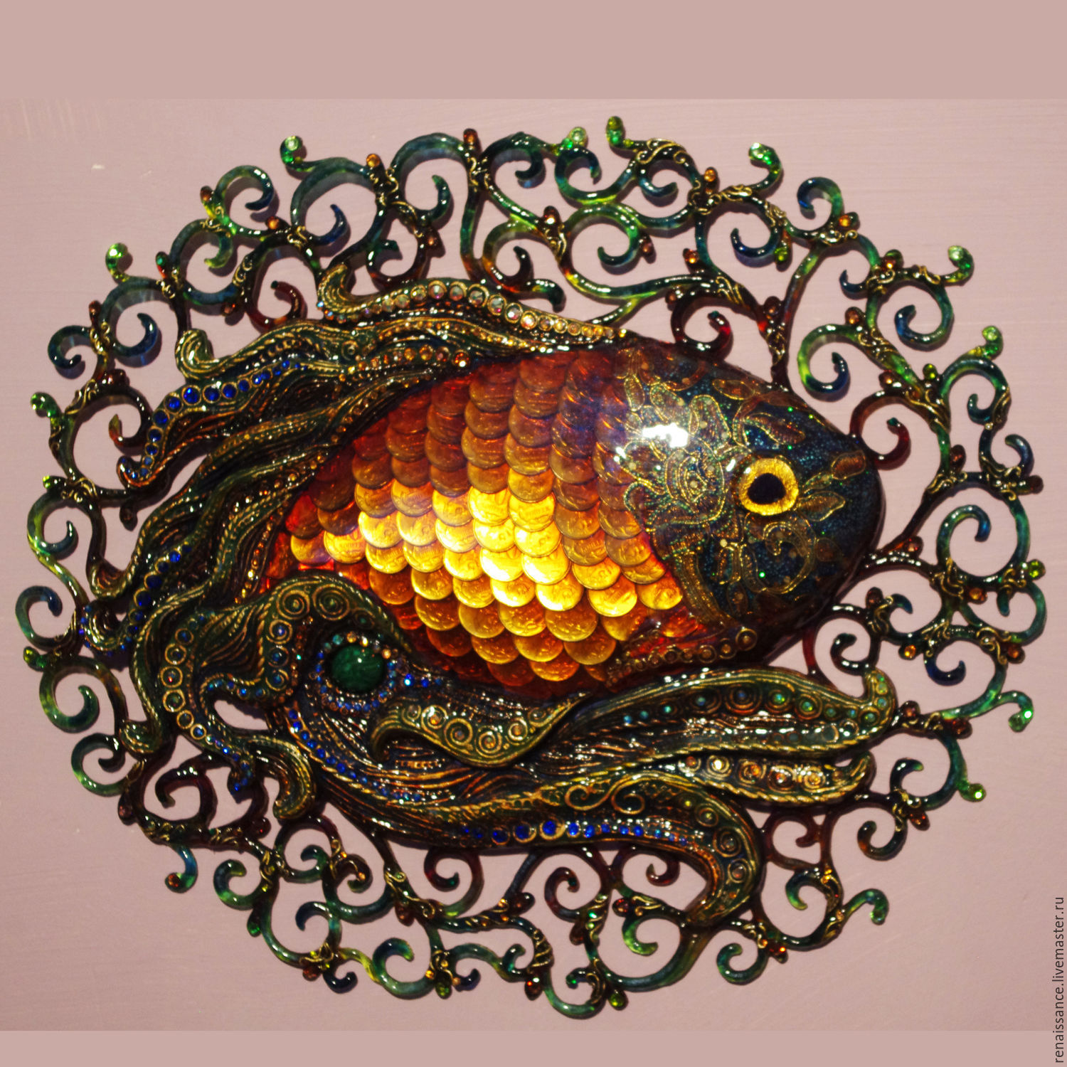 Код богатства рыбы. Золотая рыбка талисманчик. Панно рыба из монеток. Украшение мозаики филигранью. Панно Золотая рыбка.
