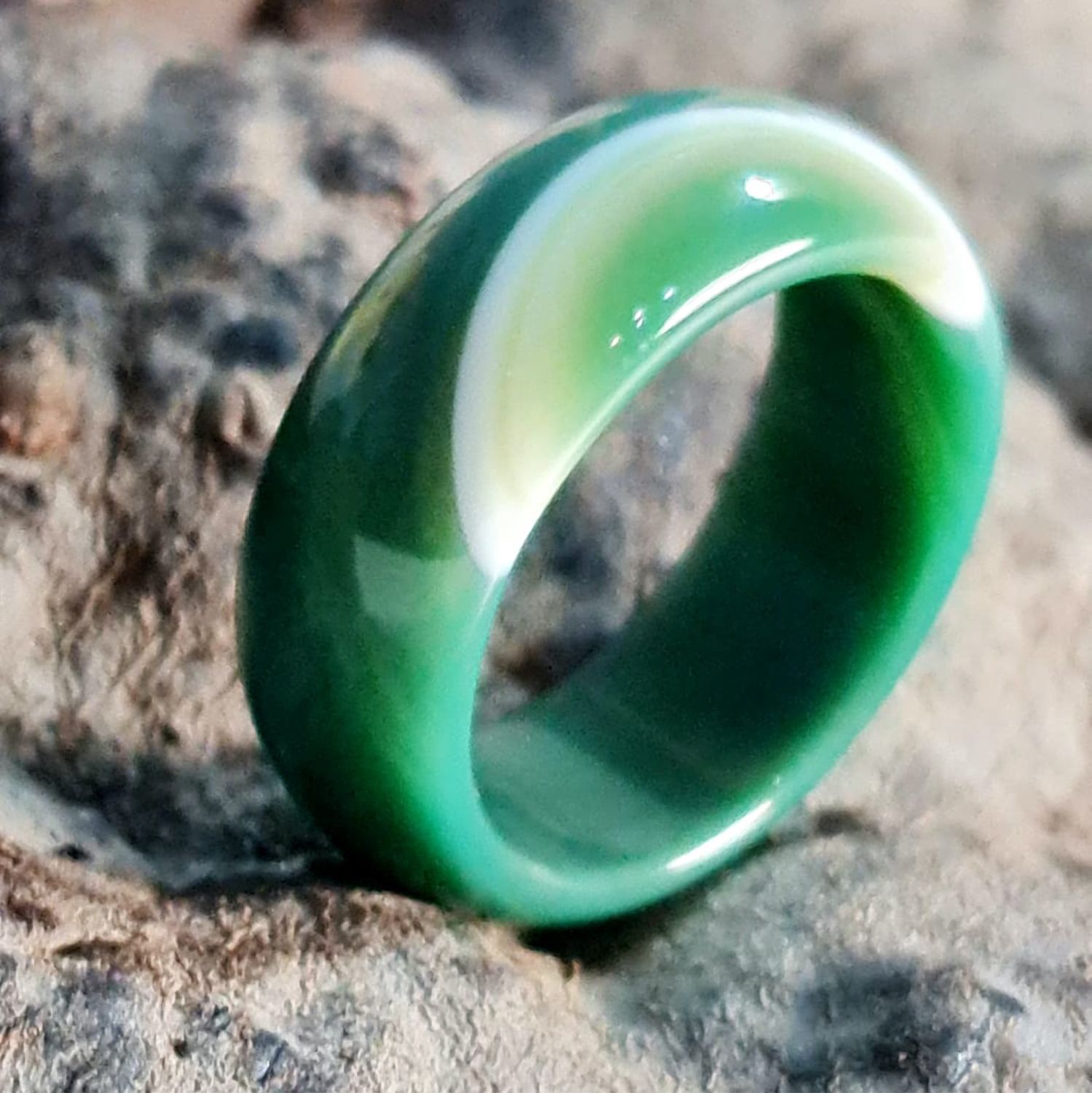Кольцо с зеленым агатом