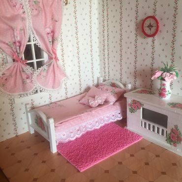 Интерьер спальни для кукол