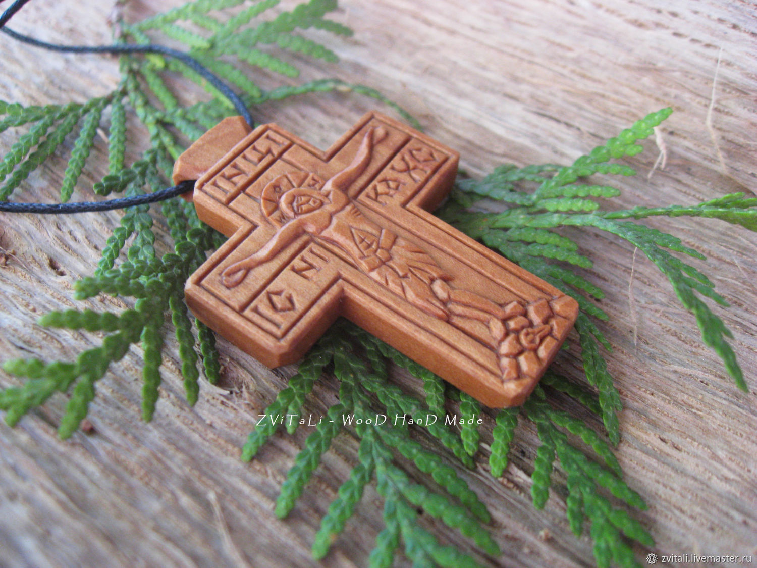 Православные нательные деревянные. Деревянный крестик. Деревянный крест. Крест нательный деревянный. Крест православный деревянный.