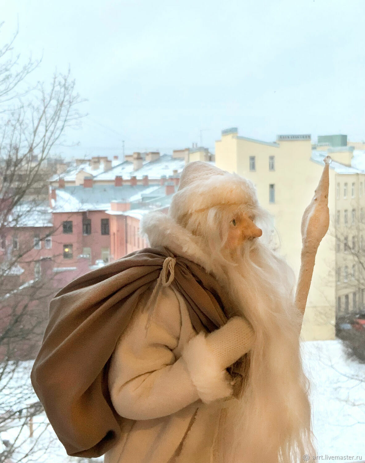 santa claus doll author's interior under the christmas tree, Ded Moroz and Snegurochka, St. Petersburg,  Фото №1