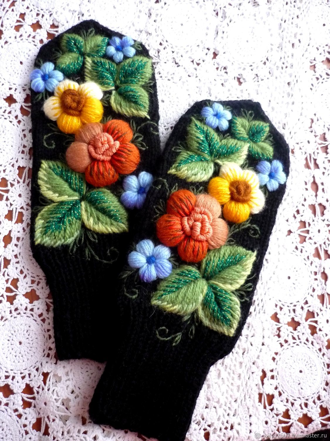  Mittens as a gift. Hand embroidery, Mittens, Gribanovsky,  Фото №1