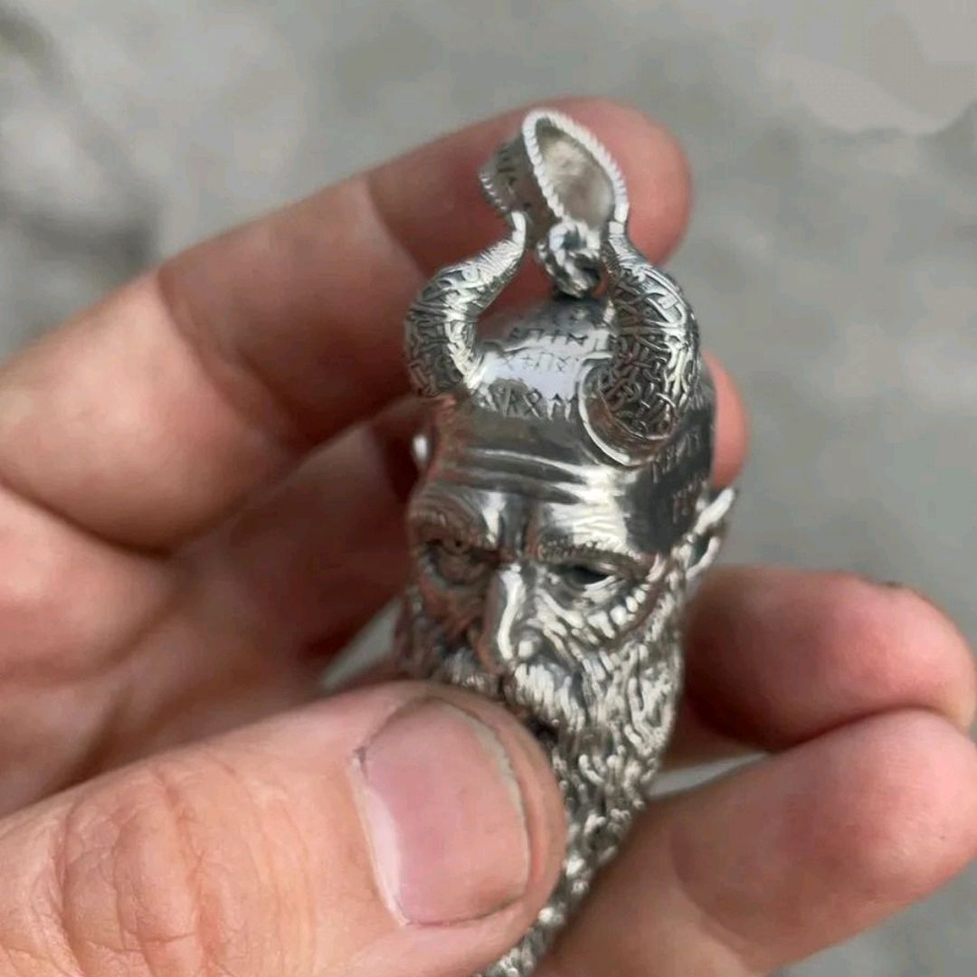 Перстень голова орла. Кольцо овен. Кожаный браслет с медведем. Браслет из паракорда медведь серебро. Серьги пантера санлайт.