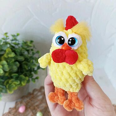 Куклы и игрушки ручной работы. Ярмарка Мастеров - ручная работа Вязаная игрушка брелок цыплёнок. Handmade.