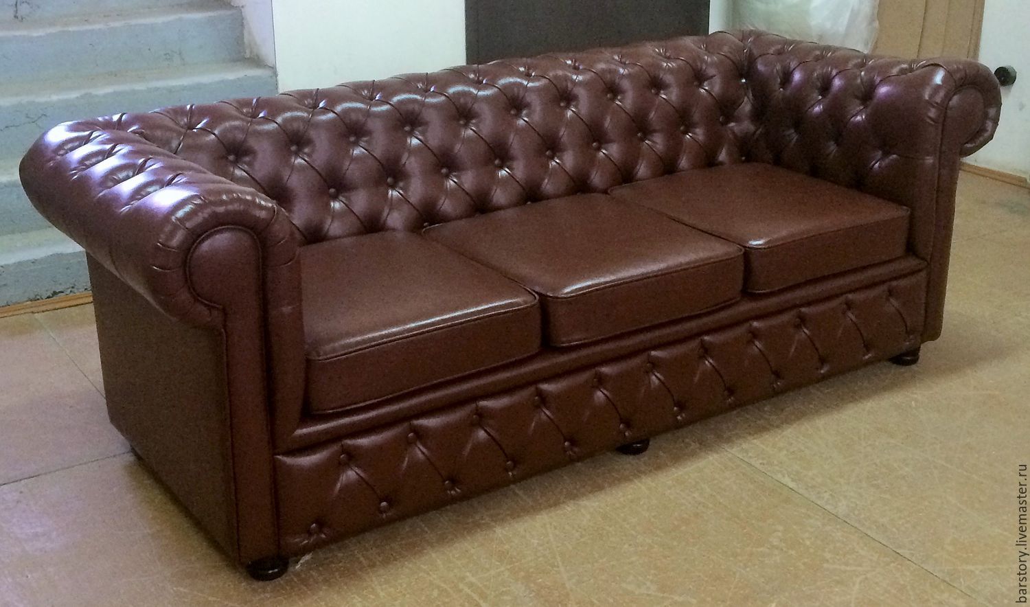 кожаный диван честер трехместный