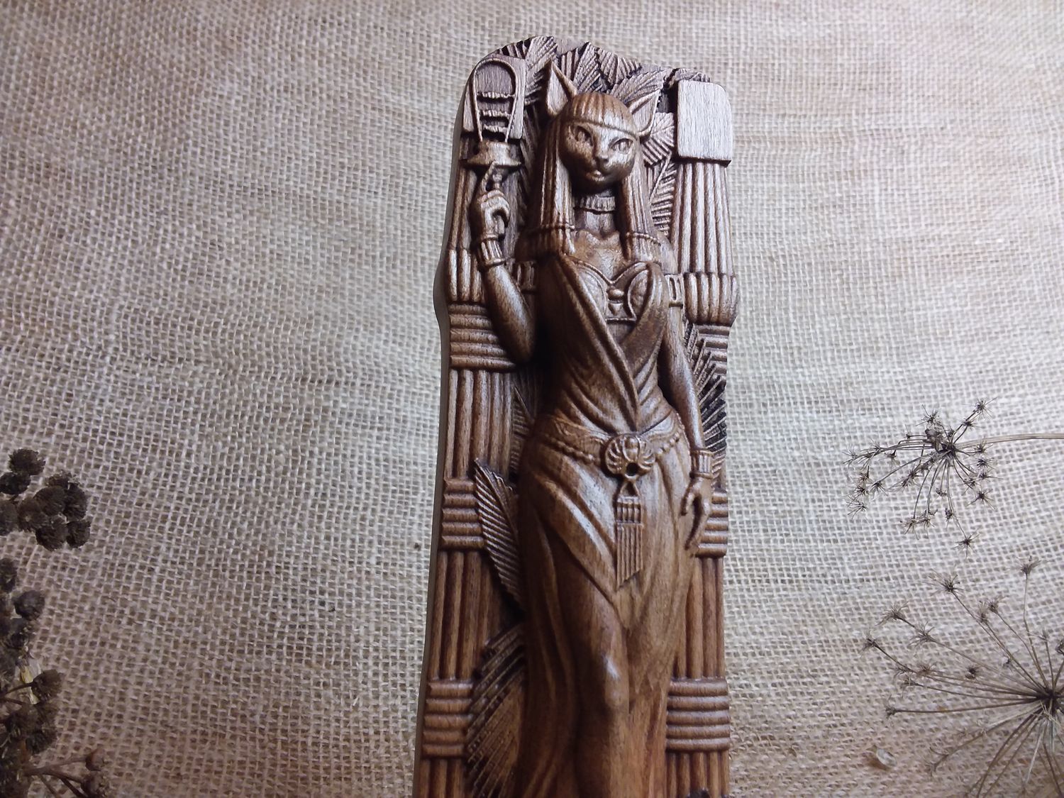 исида богиня материнства. египетская богиня плодородия 5 букв.