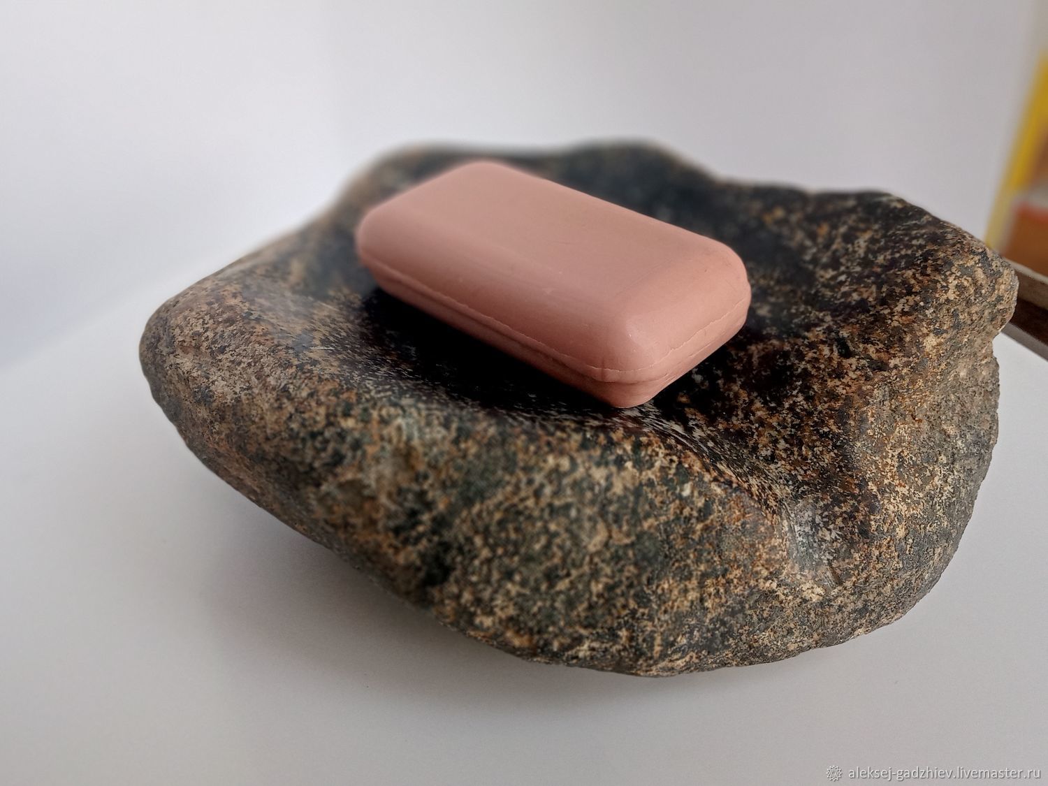 Мыльница из гранита. Мыльница раковина камень. Мыльница из натурального мрамора. Мыльница серая. Мыльница с камушками.