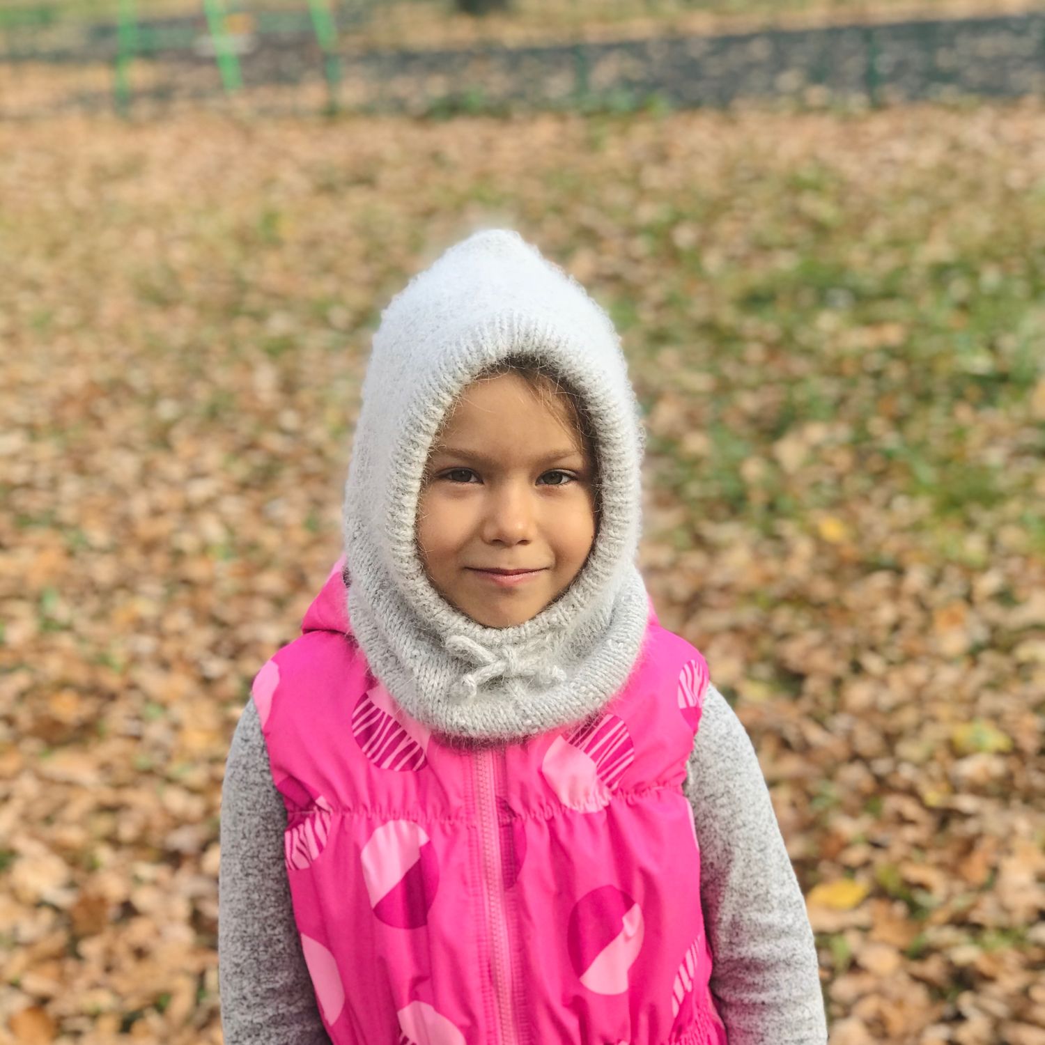 Капор детский вязаный. Детский капор с завязками устаревшее. Капор детский. Капор из пуха норки спицами. Детский капор с завязками устаревшее.